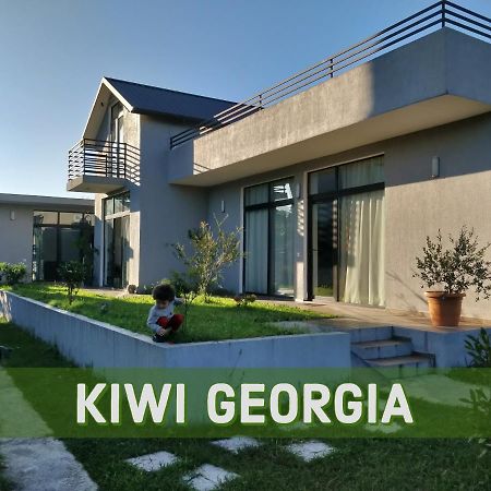 Villa Kiwi Georgia à Kobuleti Extérieur photo